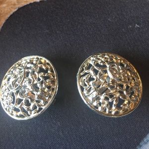 Vintage  signed Sarah Coventry earrings