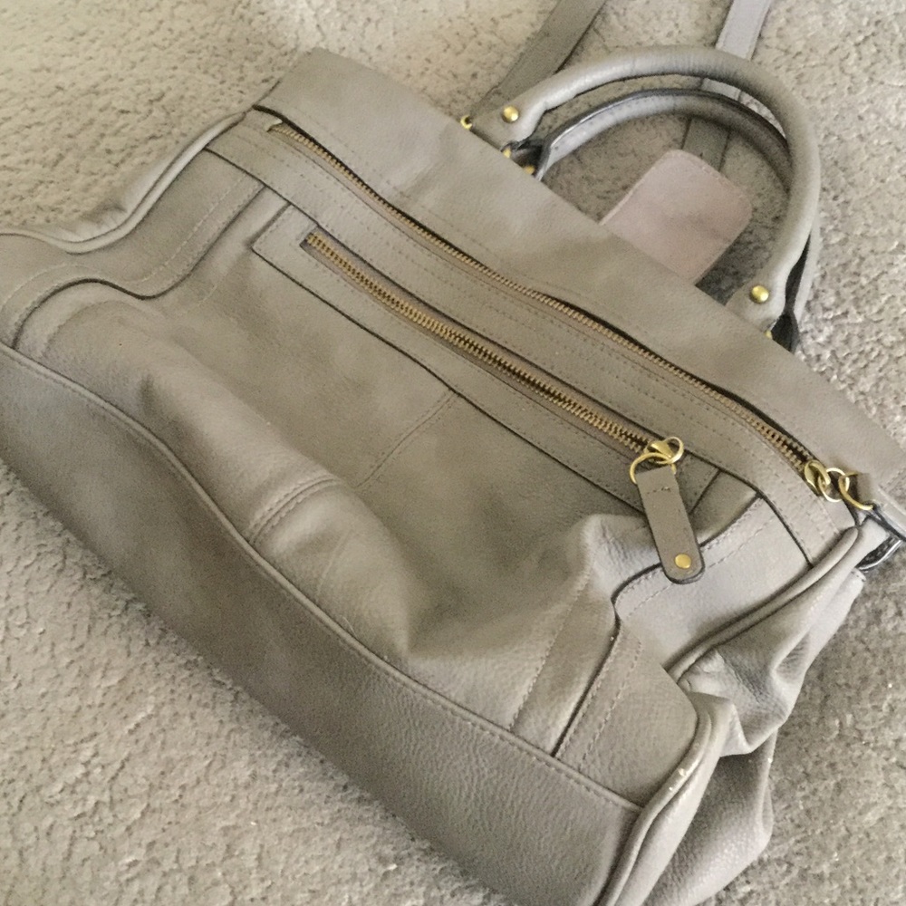 GREY CROSSBODY PURSE