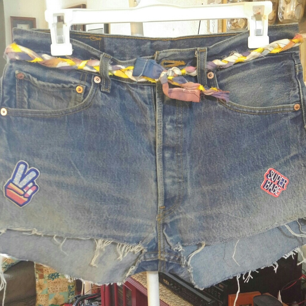 One of a kind Totally Fun Vintage Levi Sz 28/29