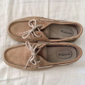 Tan Sperrys