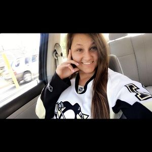 Meet your Posher, Deedee