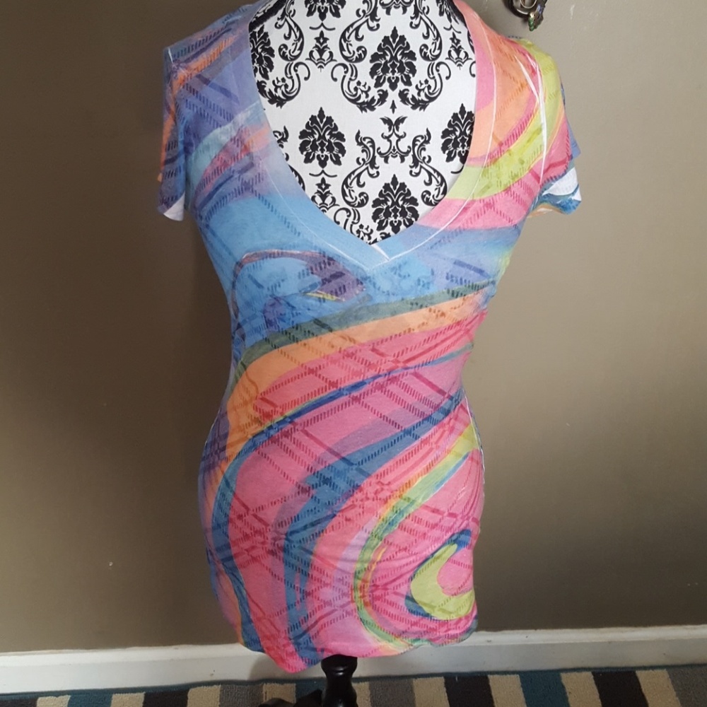 🔴Sale!🔴Colorful Maurices tee shirt