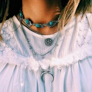 SALE! 🆕🌙✨ Three layer crescent moon 🌙 necklace