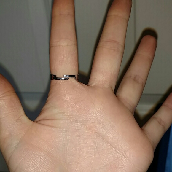 Cross ring - Picture 2 of 2