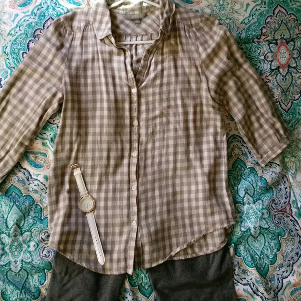 Cream & gray plaid 3/4 sleeve shirt