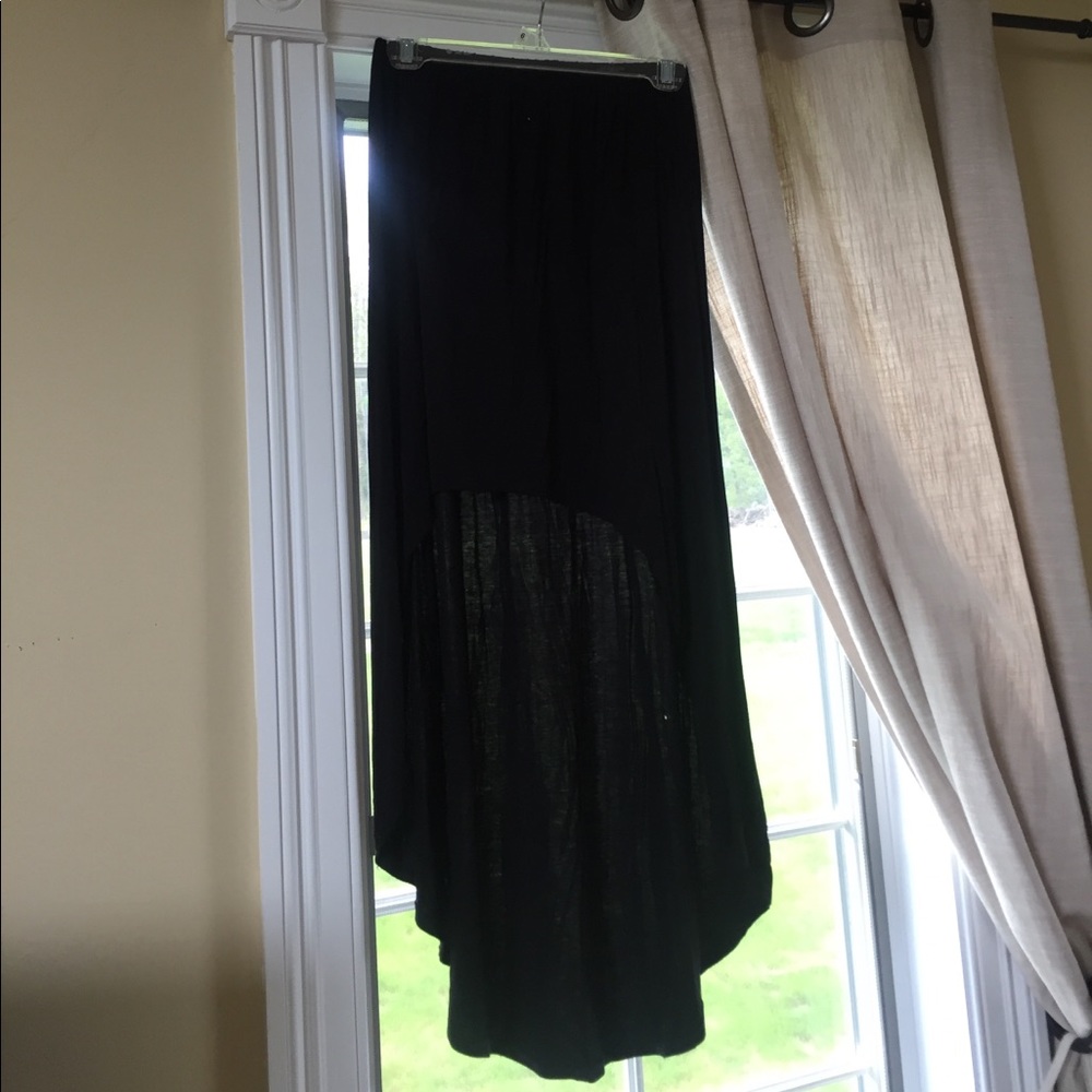 Plain black high low skirt!
