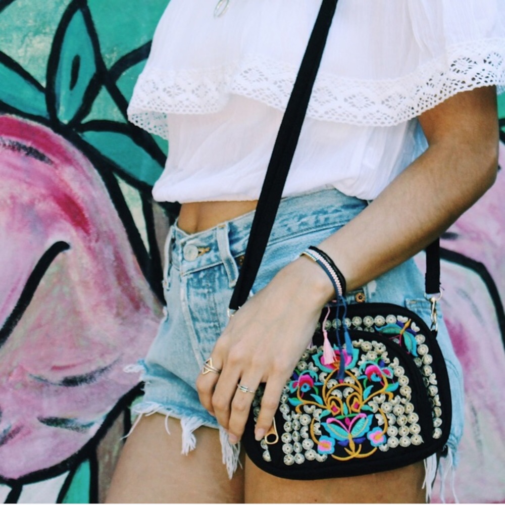 ONE LEFT!  📛🌺⚜️ Boho crossbody bag.