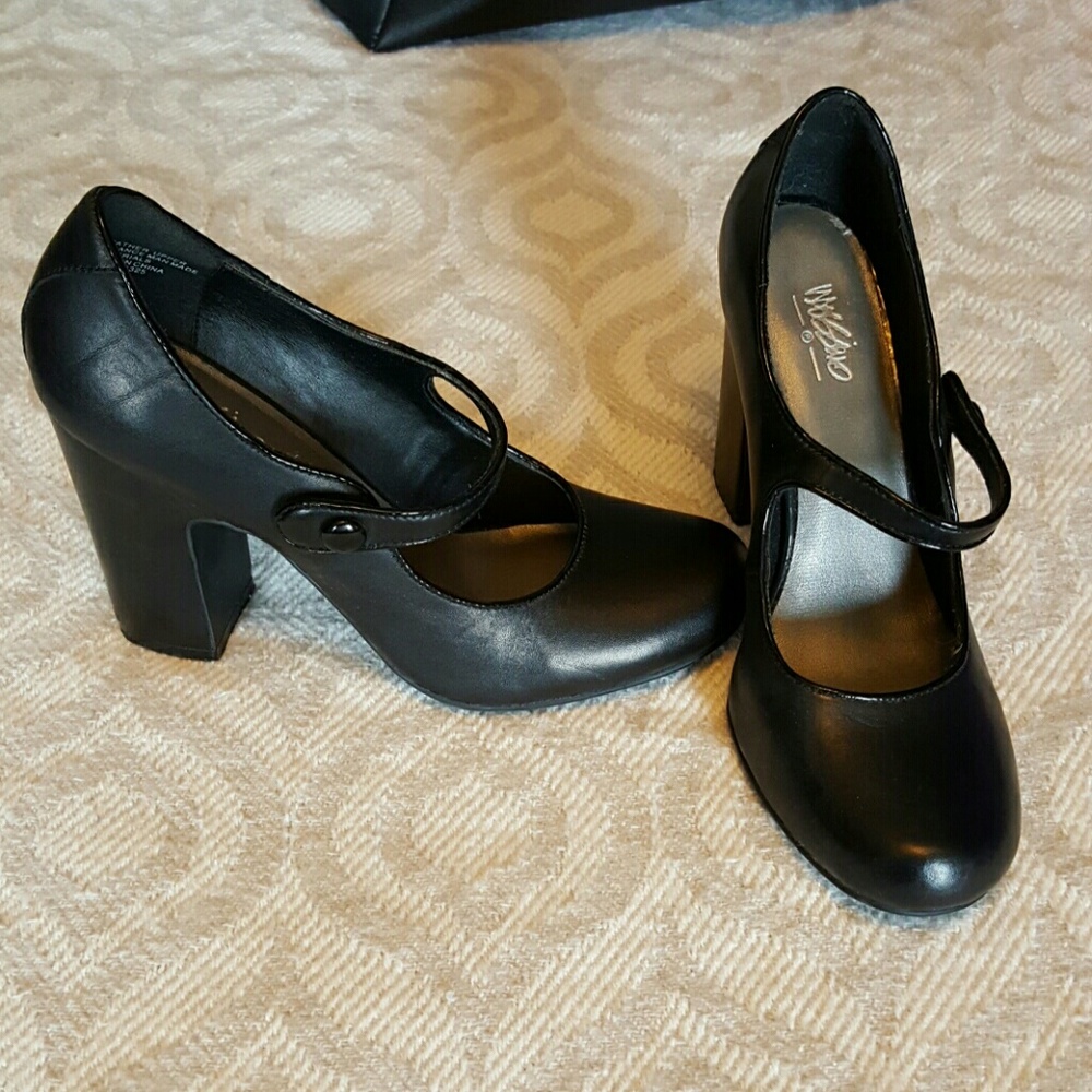 Mossimo black high heeled Mary Jane's size 7