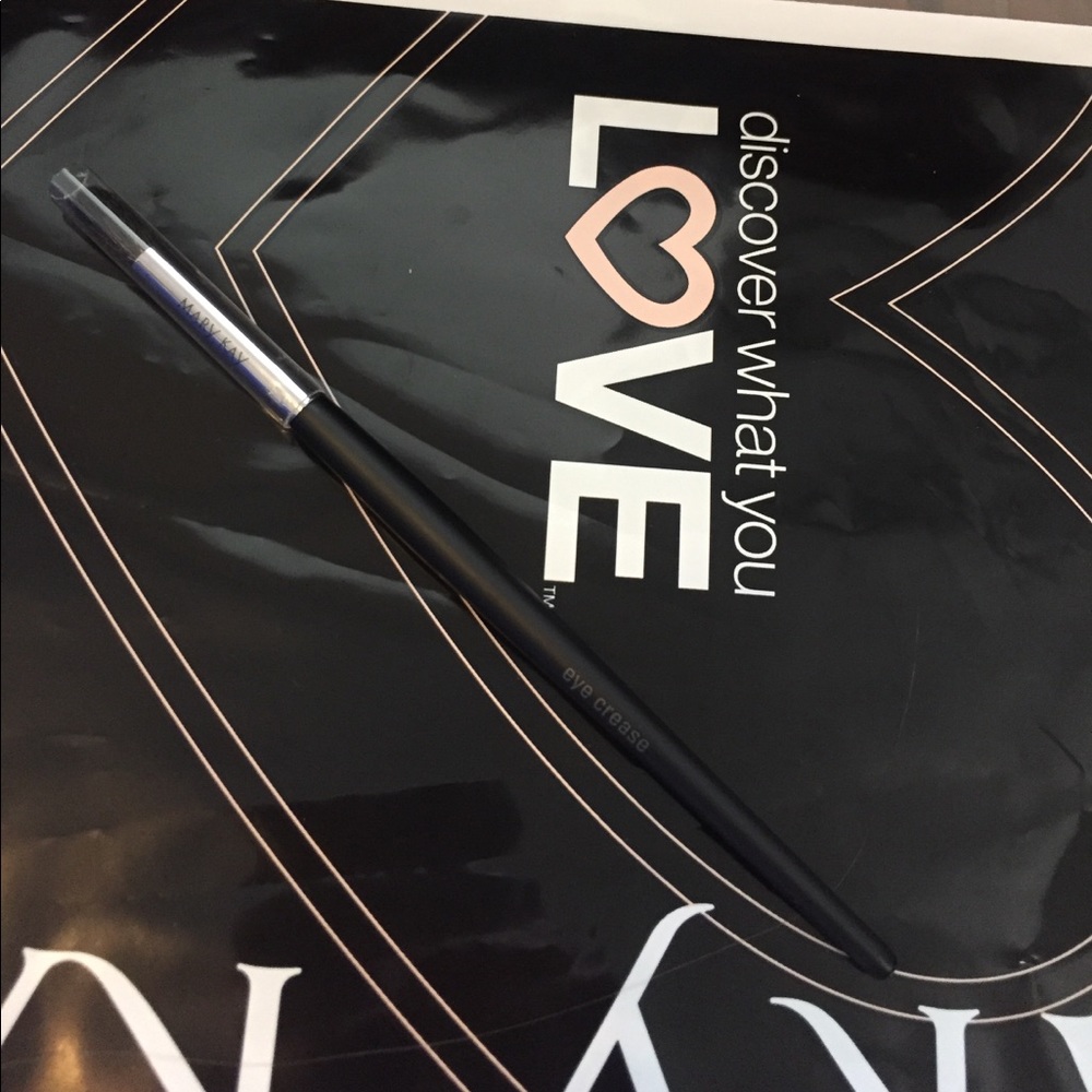 Mary Kay eye crease brush