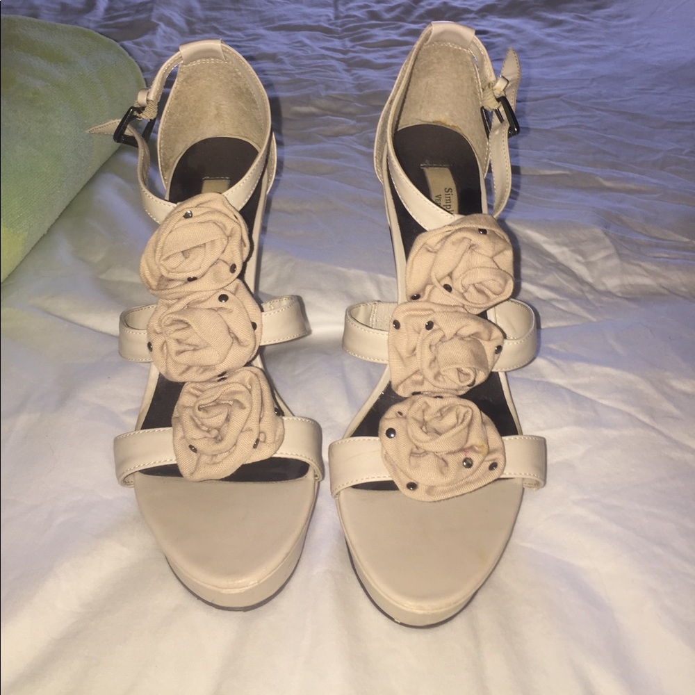 Simply Vera by Vera Wang heels - Picture 4 of 6
