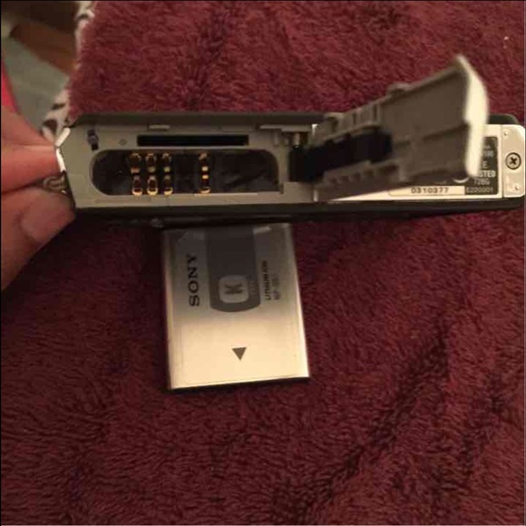 Digital Camera Model DSC-W180/W190 - Picture 4 of 4