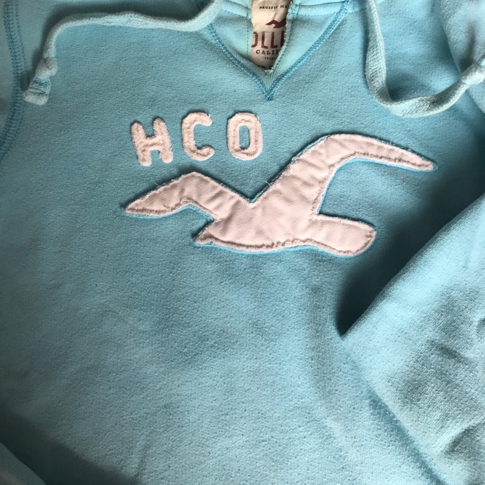 Hollister Sweatshirt! - Picture 3 of 5