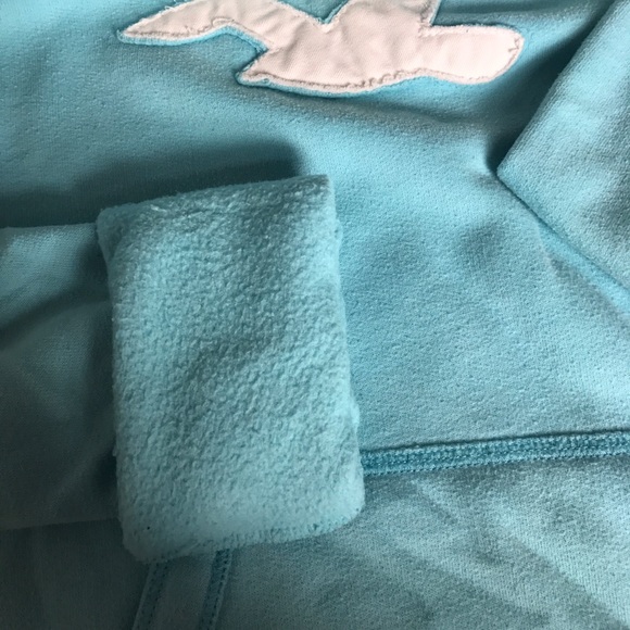 Hollister Sweatshirt! - Picture 5 of 5