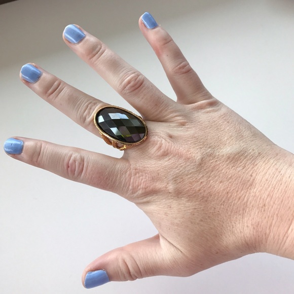 Ariella Collection Emerald Stone & Gold Ring - Picture 3 of 4