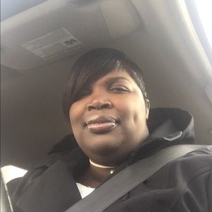 Meet your Posher, Ebony