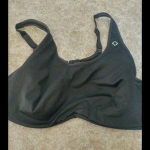 Black sports bra