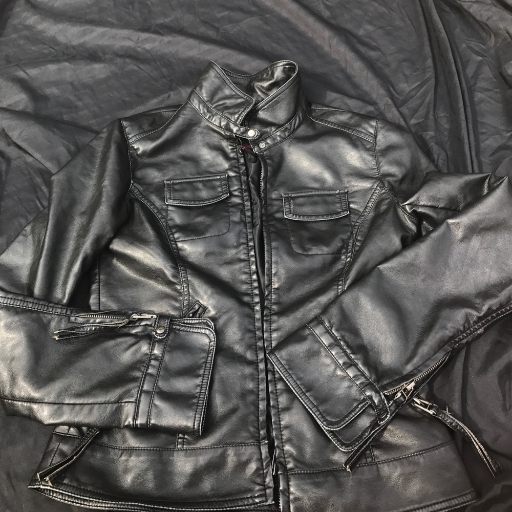 SALE🔥 Faux leather jacket