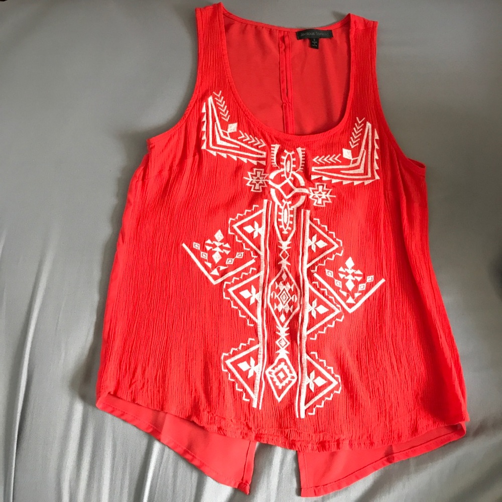 Summer tank top with back cut out
