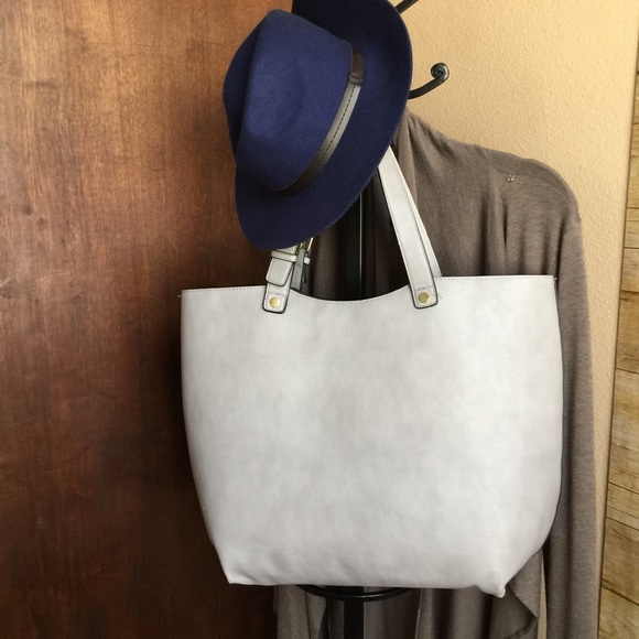 Gorgeous Gray Tote - Picture 2 of 3
