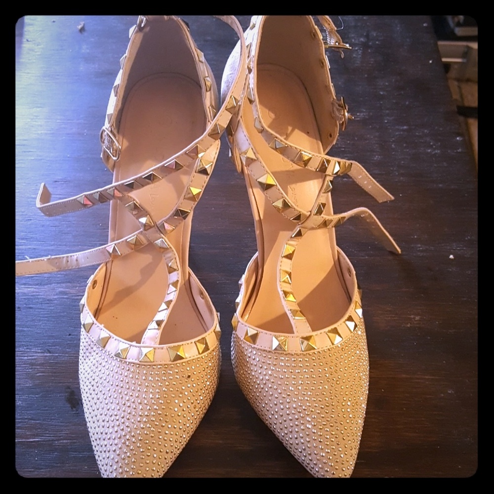 Comfortable heels. Perfect with any outfit