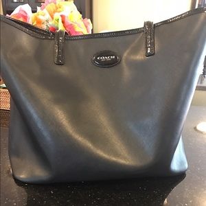 BLACK COACH LEATHER TOTE