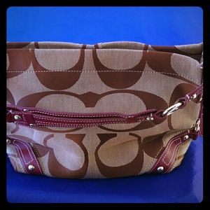 Cute , barely used Coach bag!