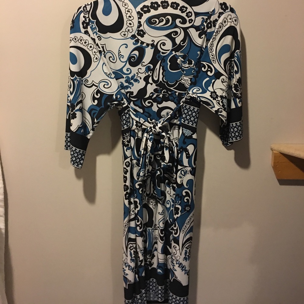 Dress - Picture 2 of 3