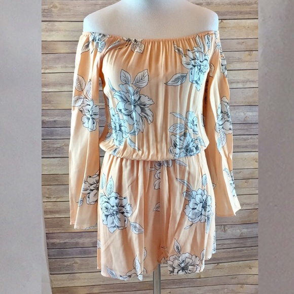 S-L Peach Floral off Shoulder romper - Picture 3 of 3