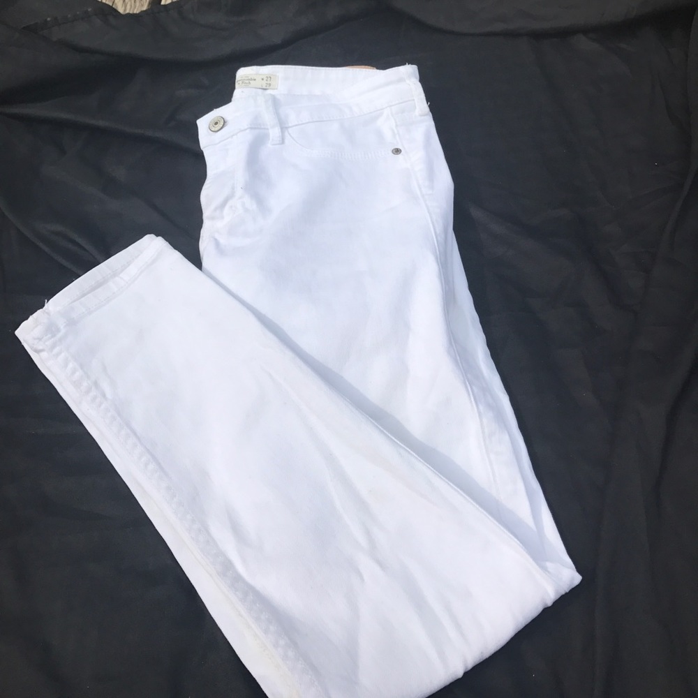 SALE🔥White A&F skinny jeans