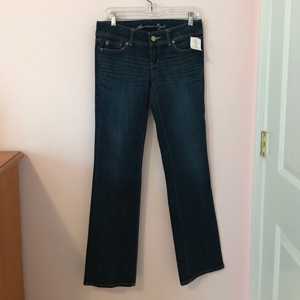 New American Eagle slim dark wash boot cut jeans!