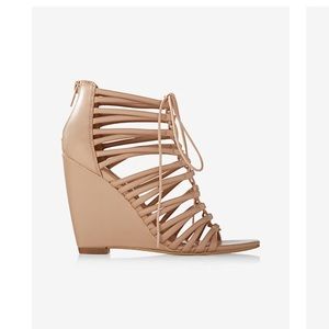 Tubular lace wedge sandals - Express size 8 - tan