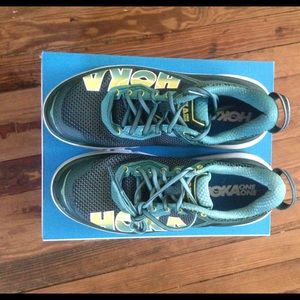 HOKA ONE ONE Bondi 4