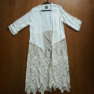 Beautiful white lace cardigan (M/L)