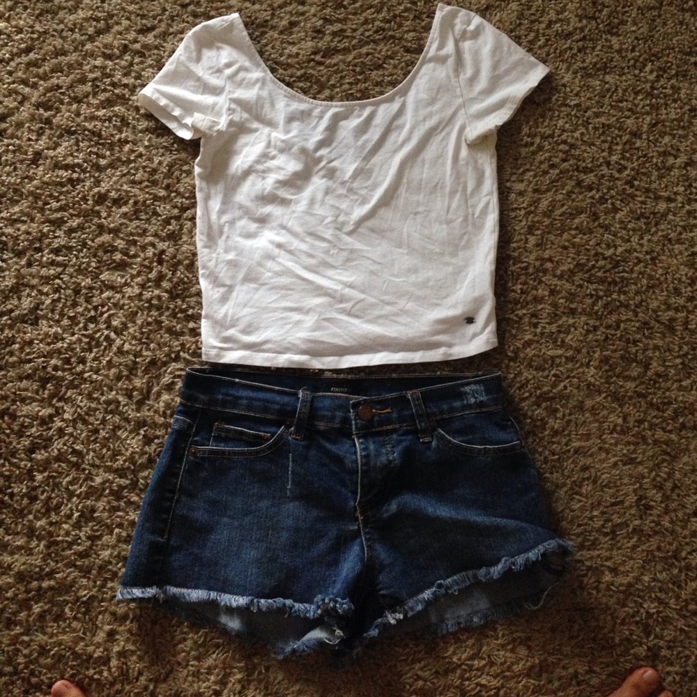 White American Eagle Crop Top