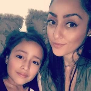 Meet your Posher, Mayra