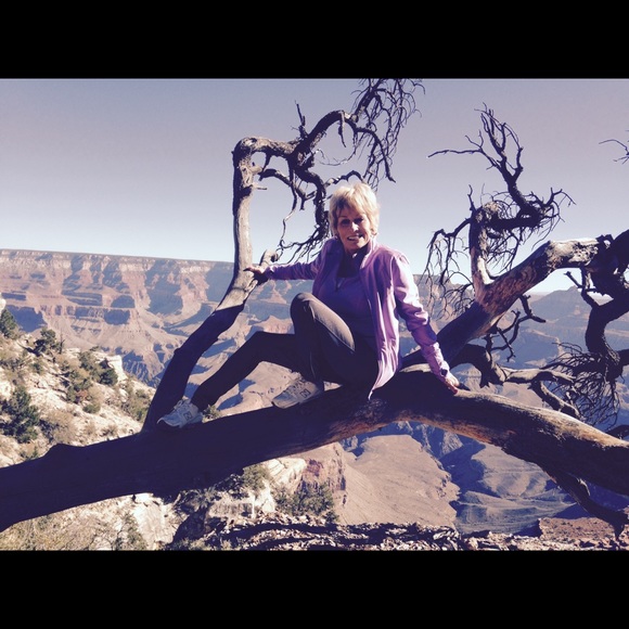 Meet your Posher, Kathy - Picture 1 of 1