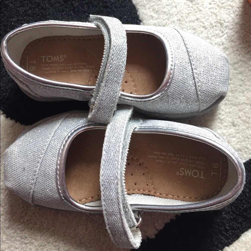 TOMS Classic Canvas Silver Mary Jane Toddler (6T)