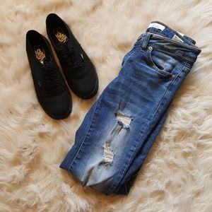 Light wash distressed kancan