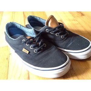 Black and Brown Vans ||