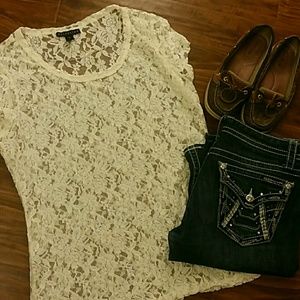 Ivory lace t-shirt ❤ NWOT