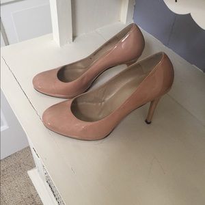 Stuart Weitzman beige heels