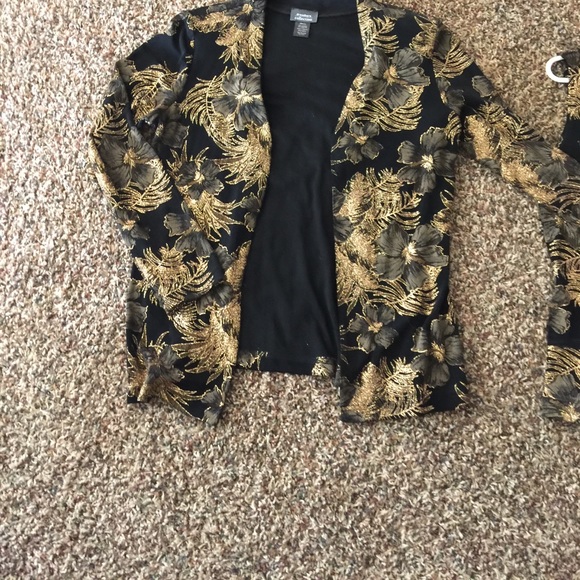 Dress barn collection size small blouse combo - Picture 3 of 4