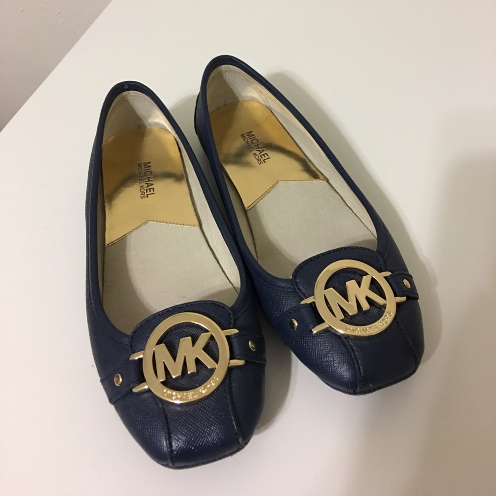 Michael Kors navy blue flats