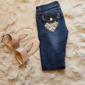 Distressed skinny jeans