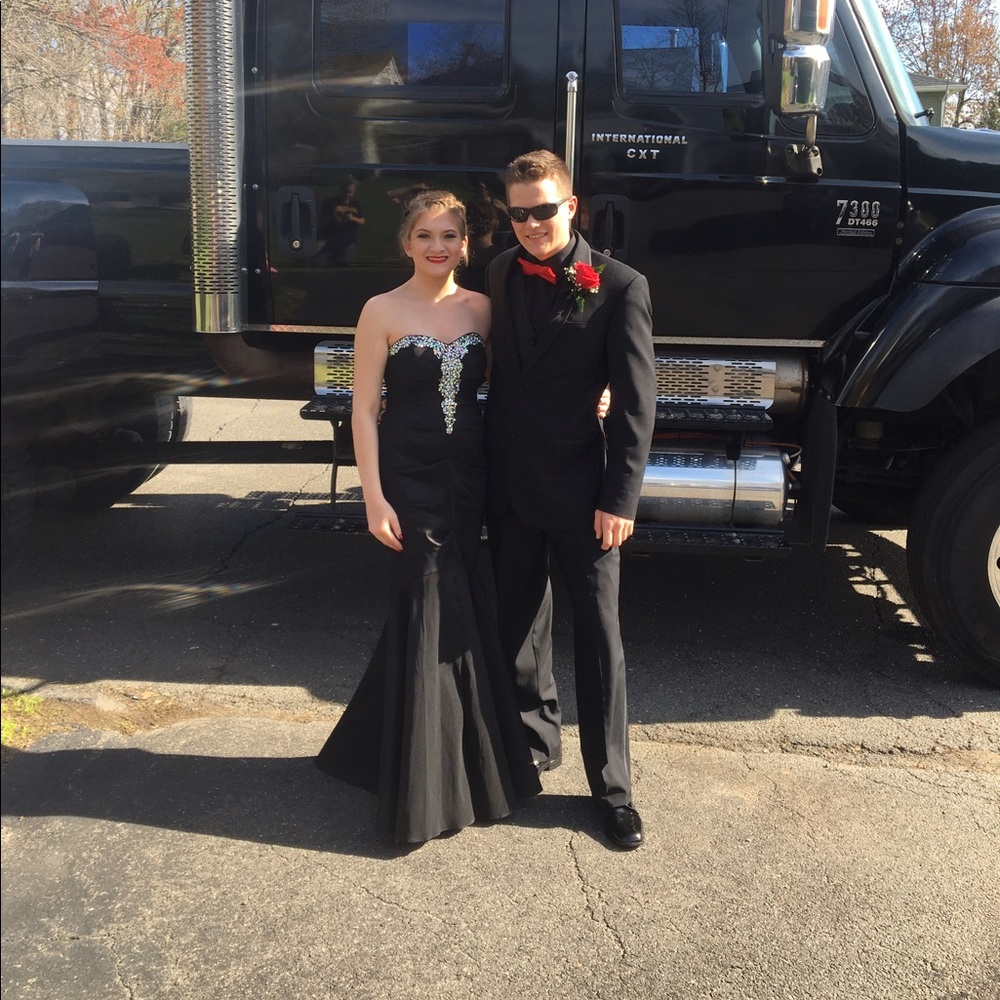 Black formal gown/ prom dress