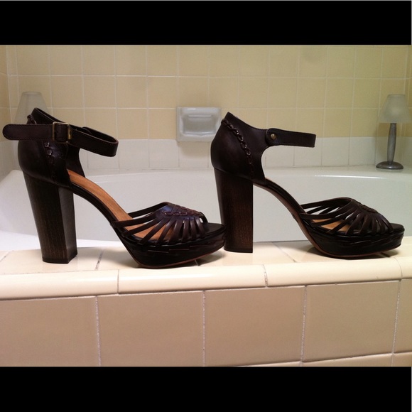 Super Hot Hugo Boss platform sandals sz 7 - Picture 2 of 6