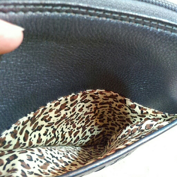 Free w/purchase Gray metallic leather crossbody - Picture 4 of 7