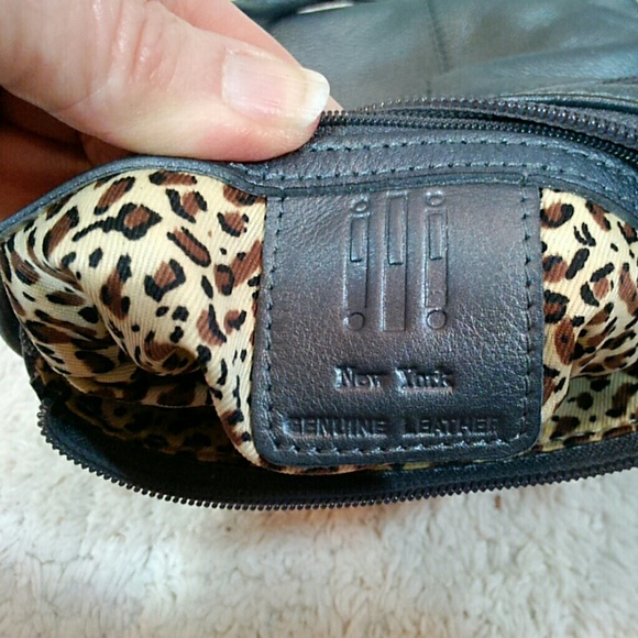 Free w/purchase Gray metallic leather crossbody - Picture 6 of 7