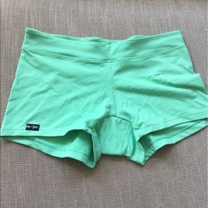 Jo&Jax shorts medium (6-8)