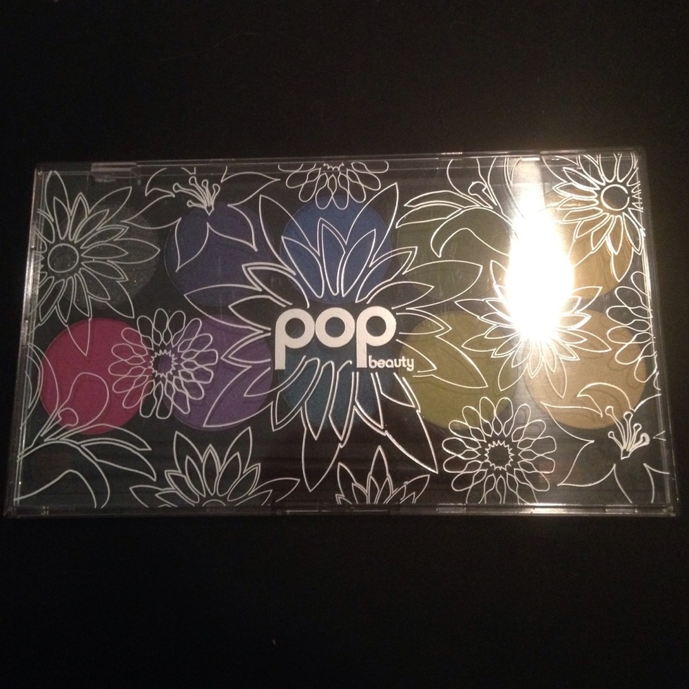 Pop 10 color shadow palette like NEW!